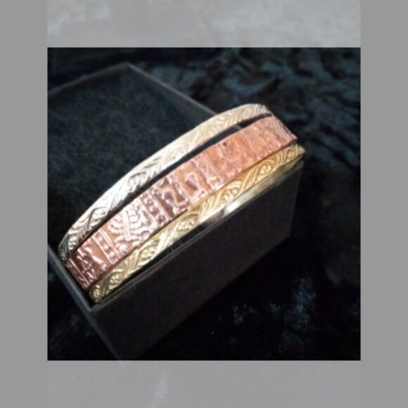 Tricolored Copper  with a Gold and Silver tone Mix Bracelet - Picture 1 of 6